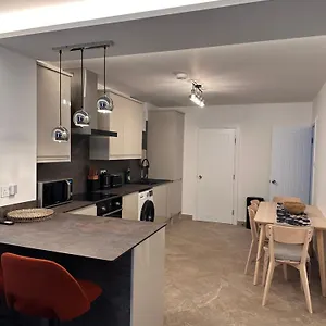 https://apt-ayas-snaresbrook.brighton-hotels-england.com